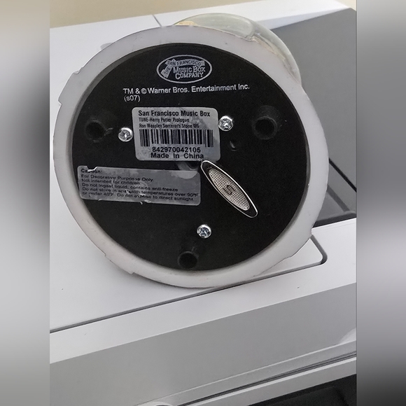 Harry Potter San Francisco Music Box Company Ron Weasley Wizard Chess Snow Globe - Picture 5 of 5